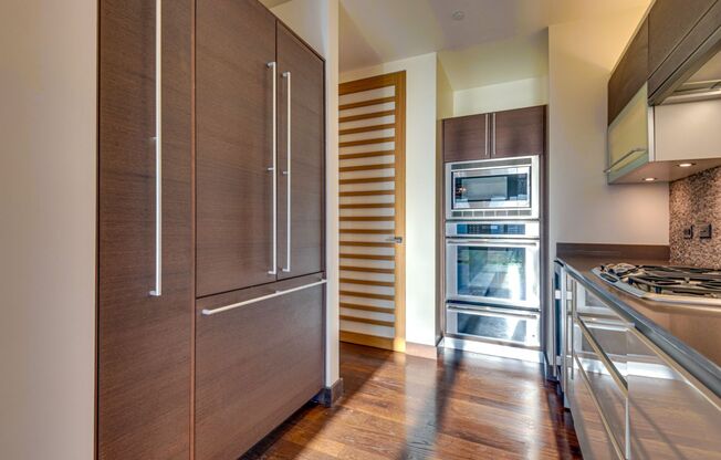 1 bed, 1.5 baths, $7,395