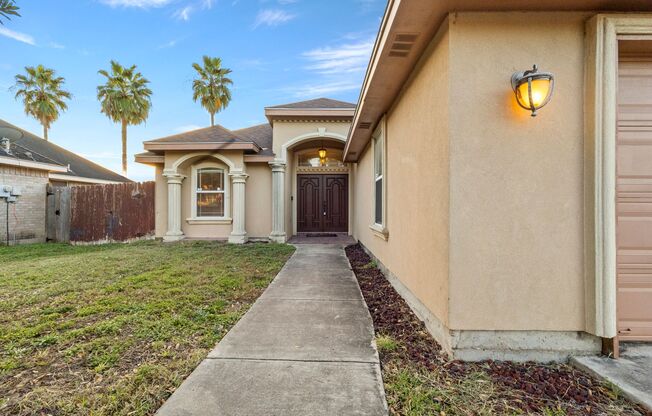 3 Bed/2.5 Bath/2 Car Garage off Bass Blvd. in Harlingen