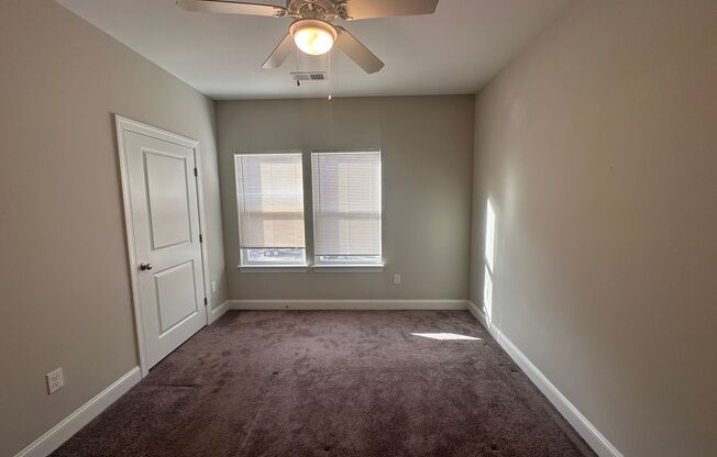 1 bed, 1 bath, 800 sqft, $1,350