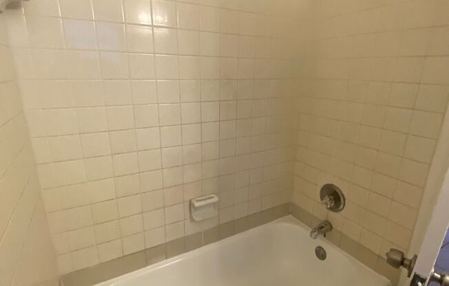 1 bed, 1 bath, $1,295, Unit UNIT 9