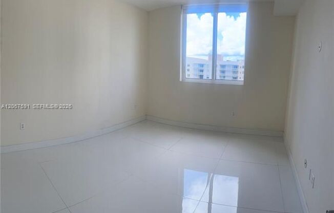 3 beds, 2 baths, $4,200, Unit # 1605