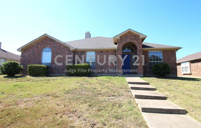 Charming 4/2/2 in The Heart of Wylie Ready For Move-In!