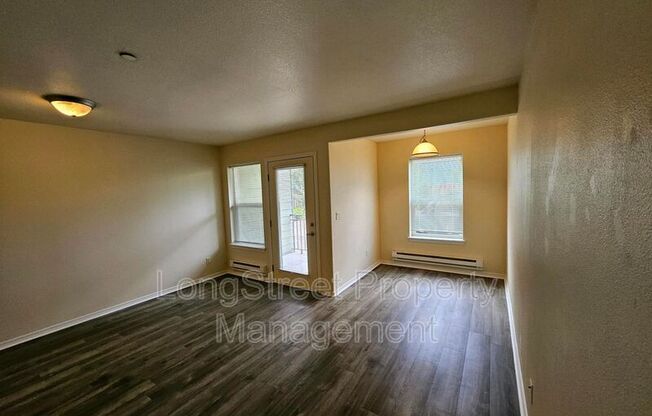 300 SE 148 AVE