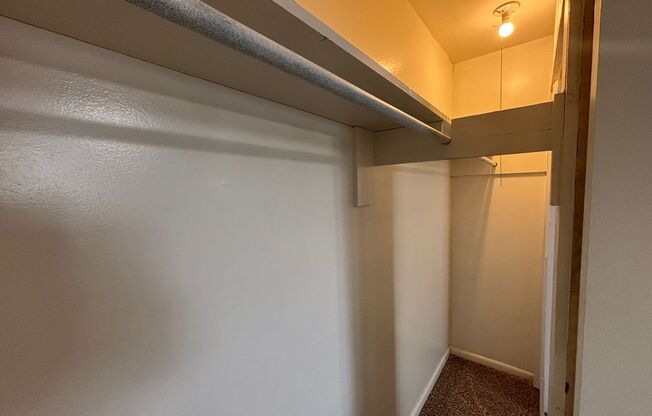 2 beds, 1 bath, 826 sqft, $950, Unit 1619