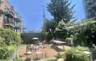 376 GRAHAM AVE