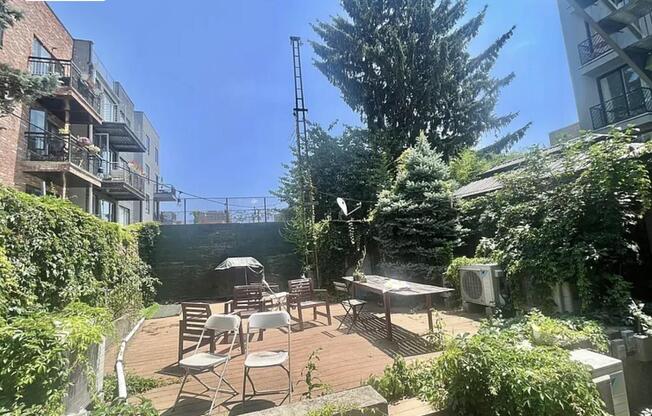 376 GRAHAM AVE