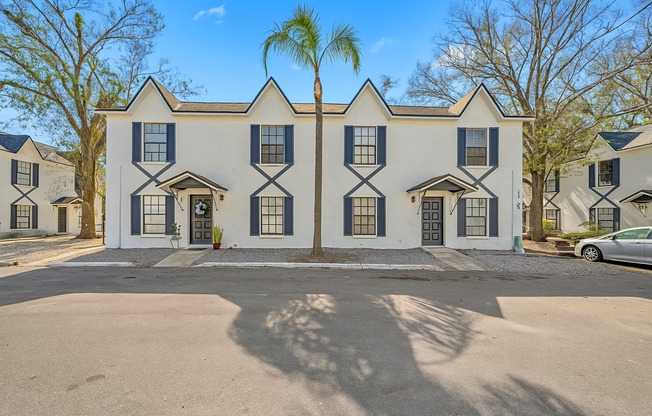1308 W WATERS AVE