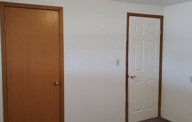 3 beds, 1 bath, $1,595