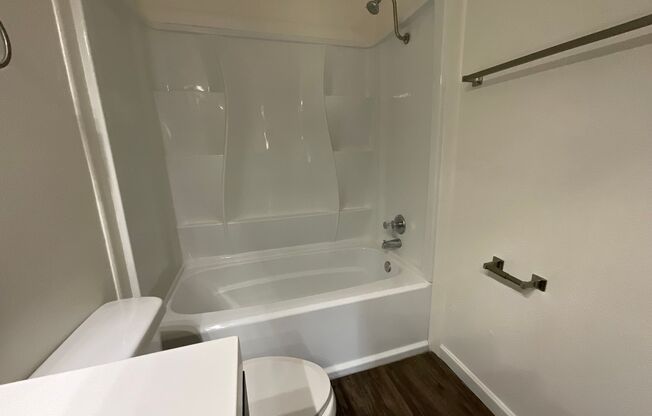 1 bed, 1 bath, 650 sqft, $1,175, Unit 201