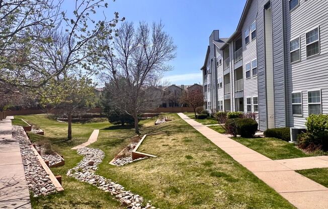 2 beds, 2 baths, $1,900, Unit Unit 304