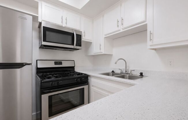 1 bed, 1 bath, 754 sqft, $2,334, Unit 127