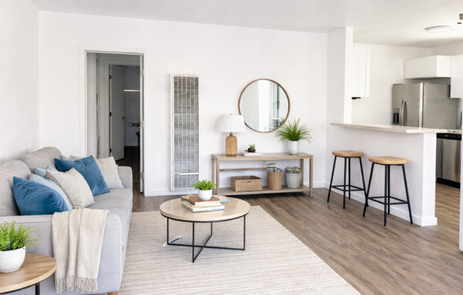 Runyon Canyon Properties, LLC (1636 N. Fuller Avenue)