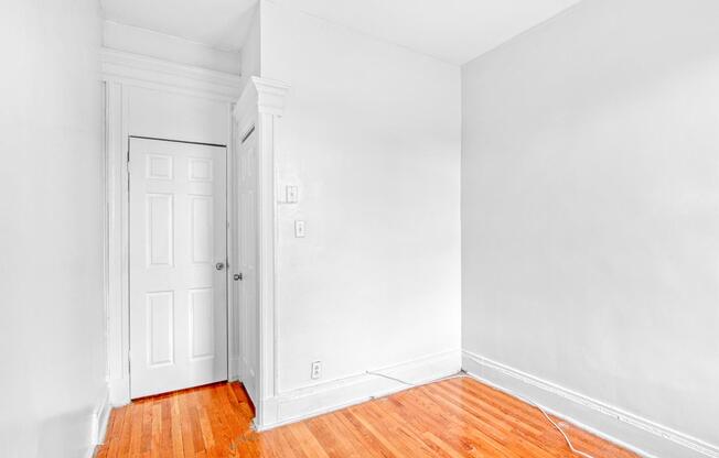 171 E 8 ST
