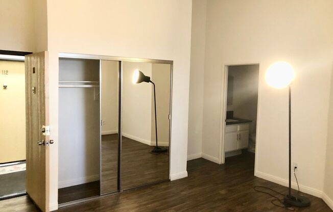 Studio, 1 bath, 435 sqft, $1,695