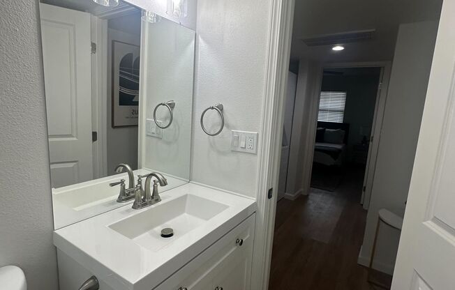 2 beds, 1 bath, 802 sqft, $1,595, Unit 216