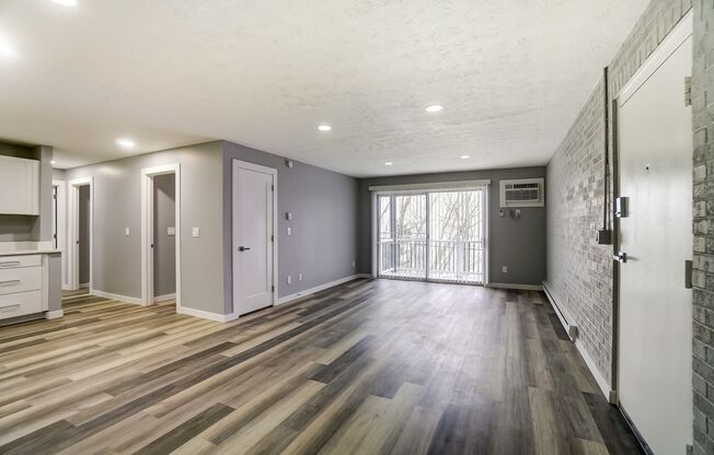 3 beds, 2 baths, 1,130 sqft, $1,875, Unit 5564-03