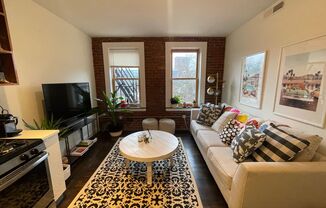 1 bed, 1 bath, 560 sqft, $2,100, Unit 44