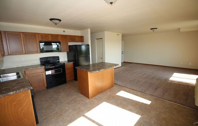 2 beds, 2 baths, $995, Unit Unit K