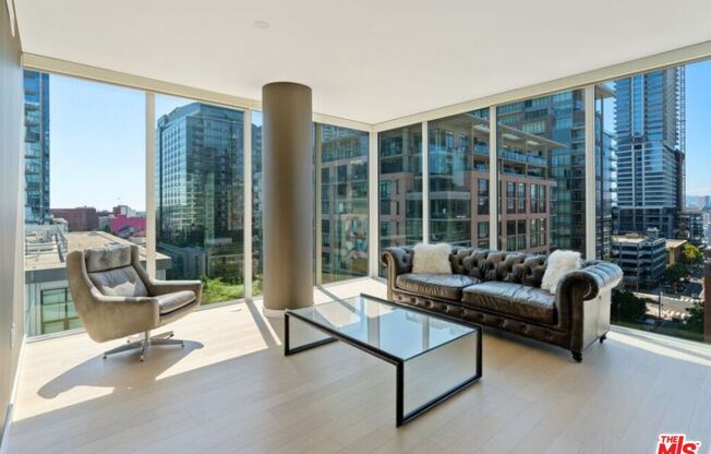 2 beds, 2 baths, 1,300 sqft, $4,300, Unit 1001