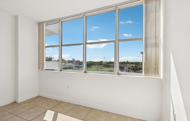 1 bed, 1.5 baths, 780 sqft, $1,850, Unit 210N