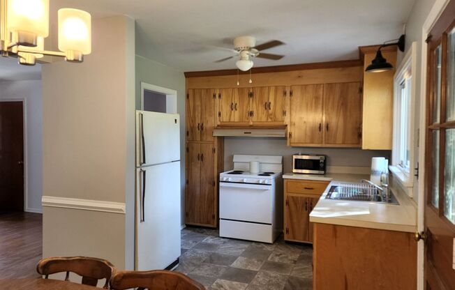 3 beds, 1 bath, $1,695