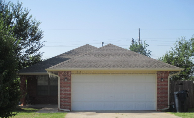 3 Bed 2 Bath 2 Car Garage in College Park Addition