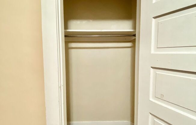 1 bed, 1 bath, 575 sqft, $1,395, Unit B1