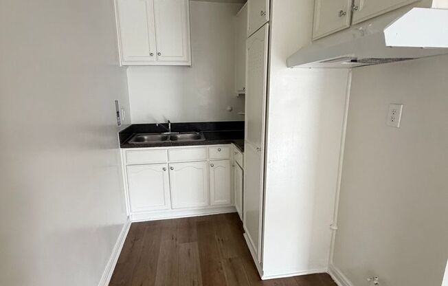 1 bed, 1 bath, 382 sqft, $1,595, Unit 3