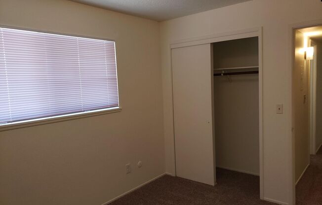 2 beds, 1 bath, $1,495, Unit 06