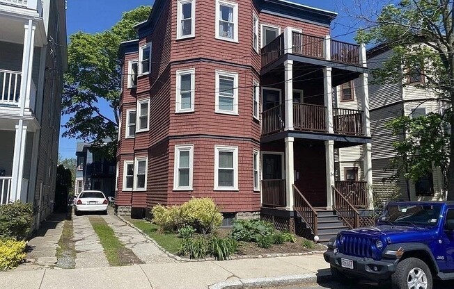 34 Belknap St