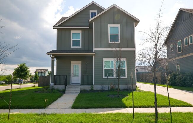 2021 4/2.5 house in Devine Lake