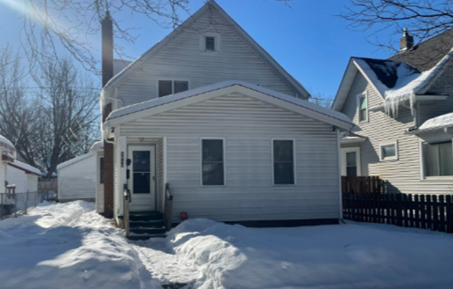 1212 Bush Ave