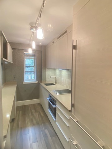 1 bed, 5.5 baths, 640 sqft, $3,950, Unit 535