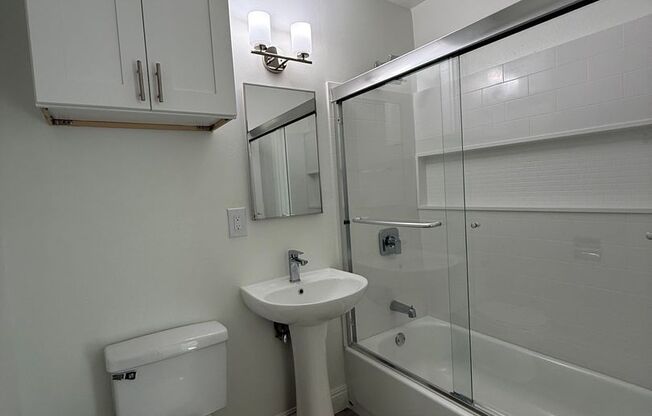 2 beds, 1 bath, 850 sqft, $2,295, Unit 9195-10