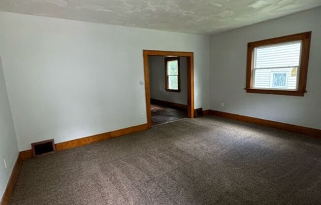 3 beds, 1 bath, $899