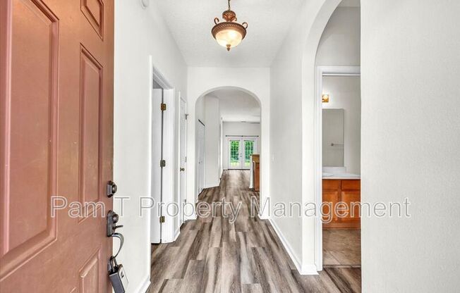 3 FALKLAND AVE