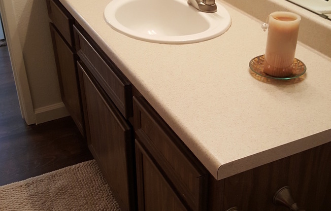 2 beds, 1 bath, 969 sqft, $1,565, Unit 121