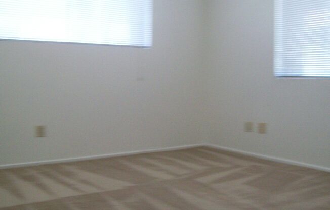 2 beds, 1 bath, $1,050, Unit 106