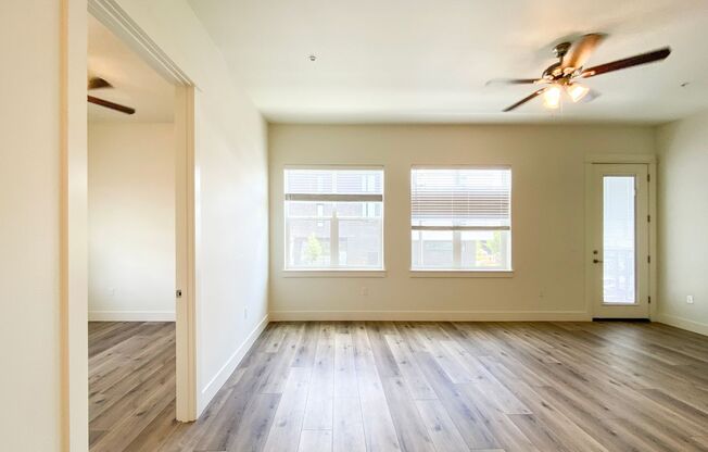 3 beds, 2 baths, 980 sqft, $2,375, Unit 220