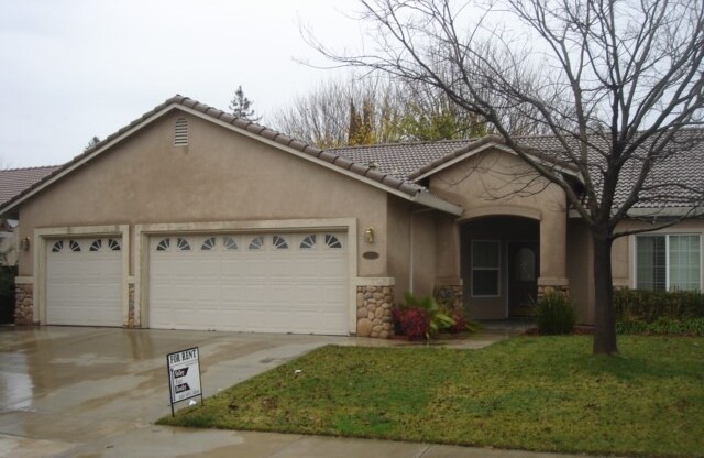 4 bedroom 2 bath house in Yuba City