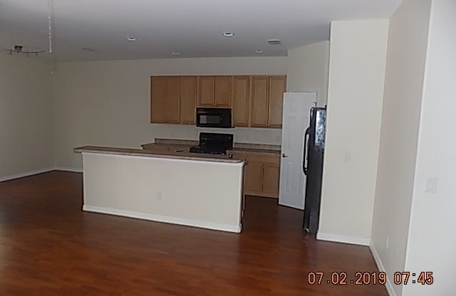 3 beds, 2 baths, $2,250