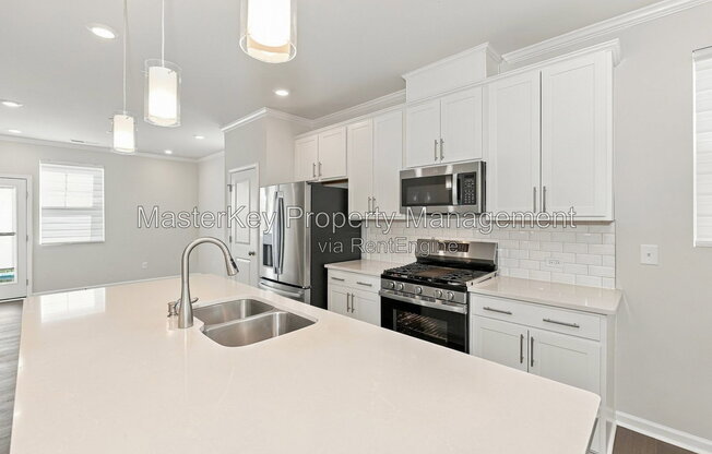 329 DEERCROFT DR