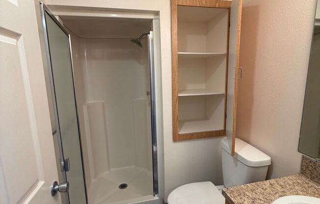2 beds, 1 bath, 720 sqft, $1,350, Unit 359-6007