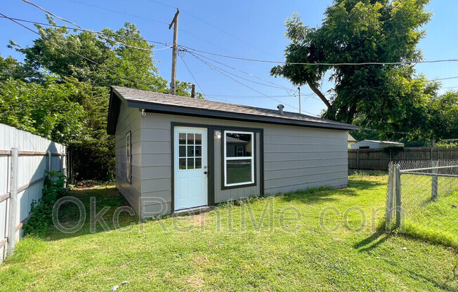 6703 NW 25