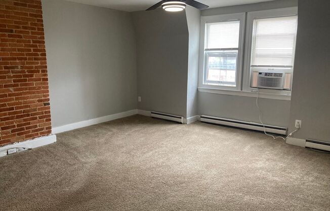 Studio, 1 bath, 450 sqft, $1,149, Unit 50-4