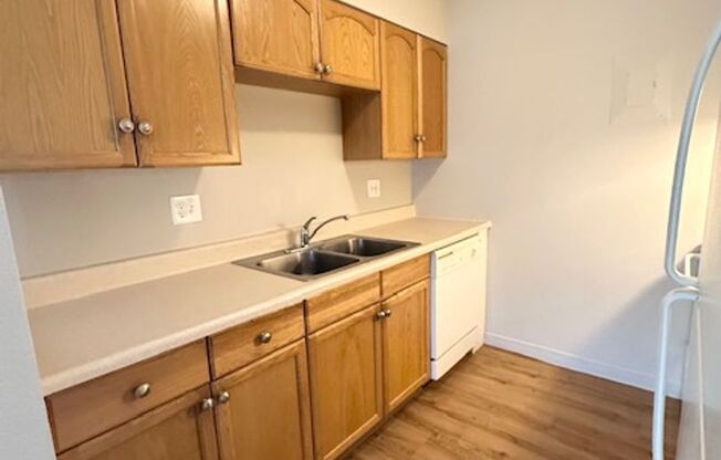 4502 PICTURESQUE CIR