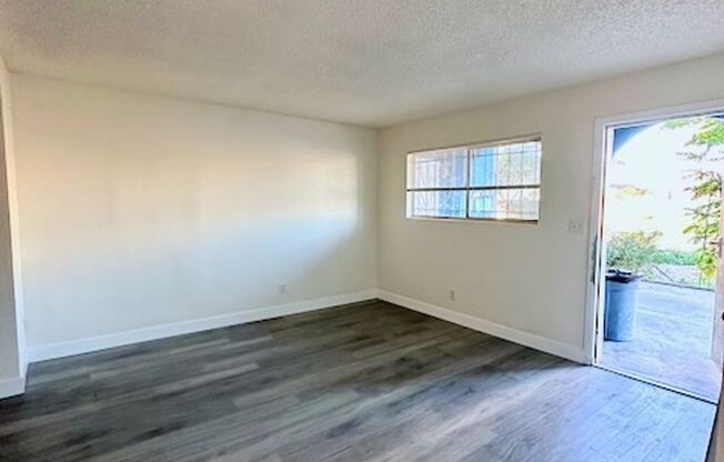 3 beds, 1 bath, 800 sqft, $2,395, Unit A