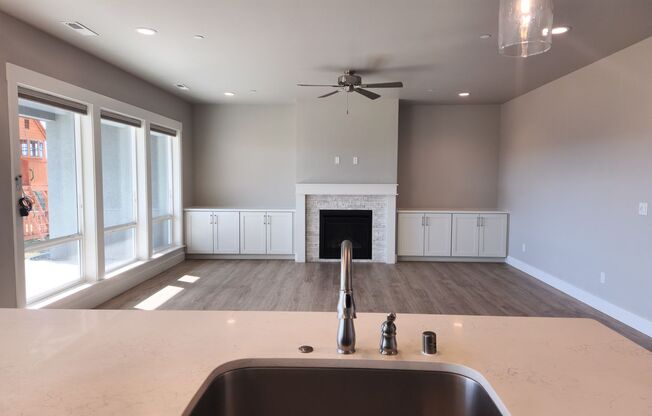 Stunning 5 Bed Richland Home with 3-Car Garage!
