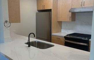 1 bed, 1 bath, 675 sqft, $3,200, Unit 11