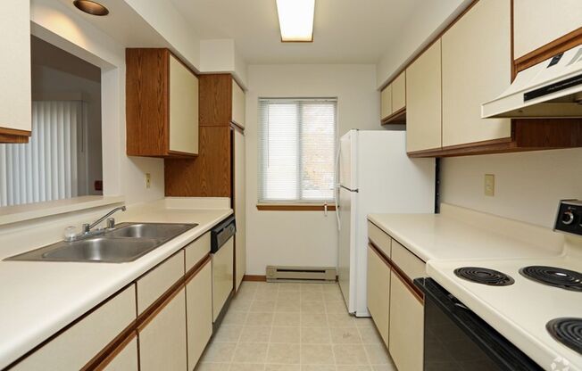 2 beds, 2 baths, 1,050 sqft, $1,464, Unit 5811-2E